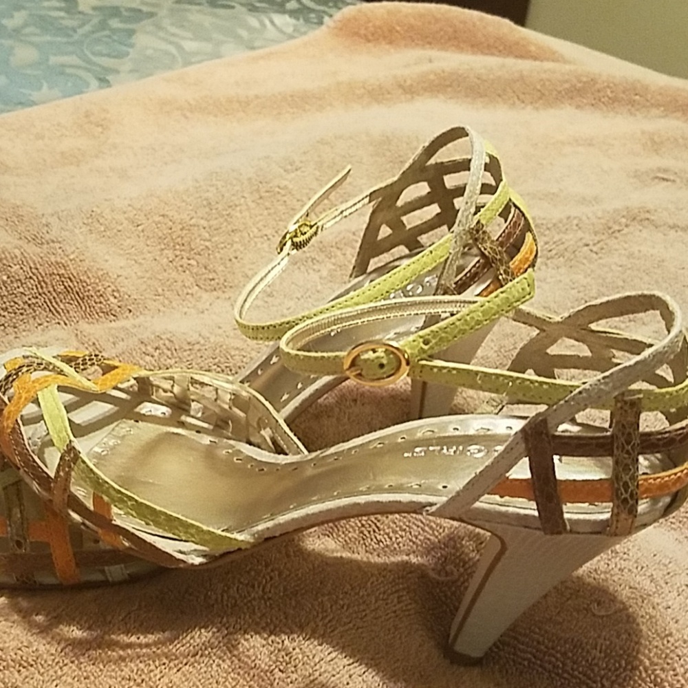 BCBG heels